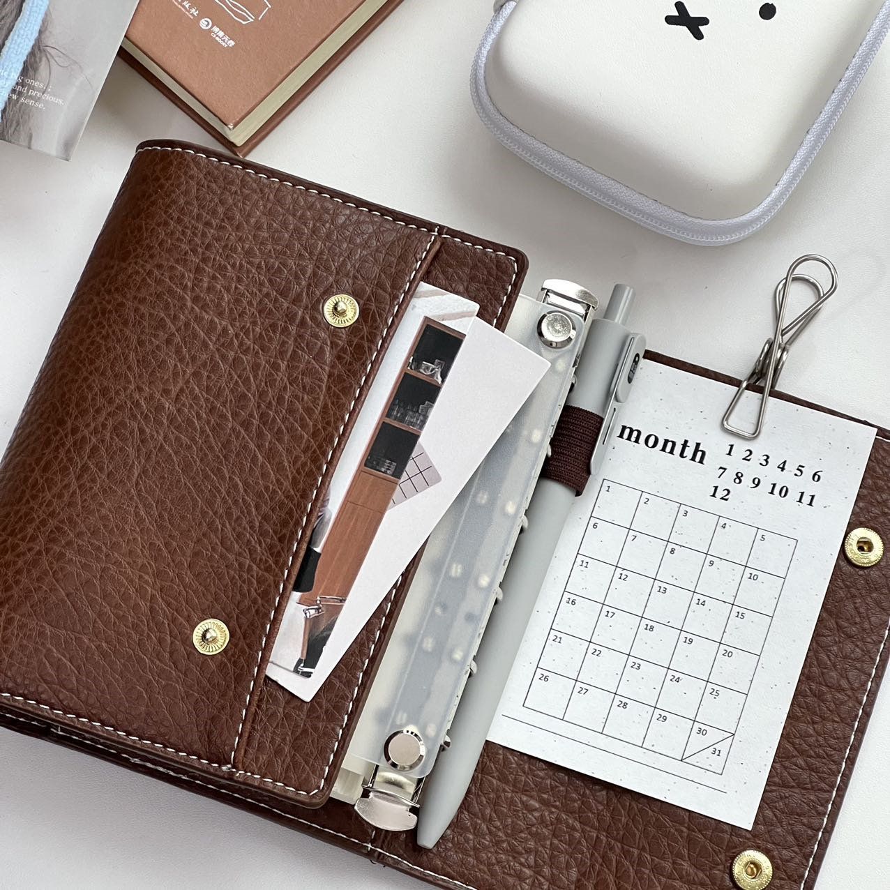 دفتر ملاحظات A7 ثلاثي الطيات ب - مراجعة Vintage Leather Journal Notebook وسعره